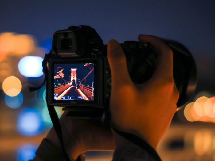 Zdjęcie do artykułu: Jak zrobić profesjonalne zdjęcia nocne telefonem